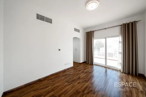 Vilă de vânzare în Meadows, Dubai, EAU 4 dormitoare, 337 mp. №660992 - poză 11