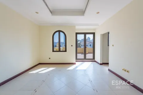 Vilă de vânzare în Palm Jumeirah, Dubai, EAU 4 dormitoare, 465 mp. №660986 - poză 11