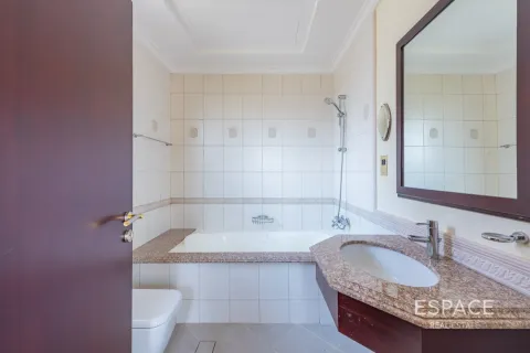 Vilă de vânzare în Palm Jumeirah, Dubai, EAU 4 dormitoare, 465 mp. №660986 - poză 13