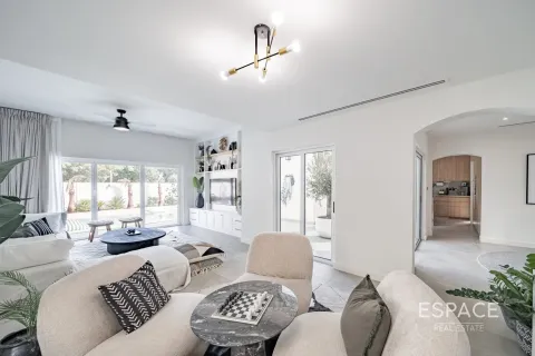 Vilă de vânzare în Meadows, Dubai, EAU 4 dormitoare, 353 mp.  №660987 - poză 2