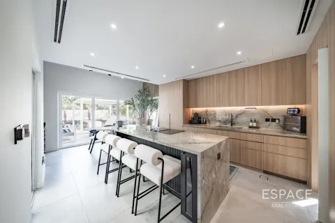 Vilă de vânzare în Meadows, Dubai, EAU 4 dormitoare, 353 mp.  №660987 - poză 6