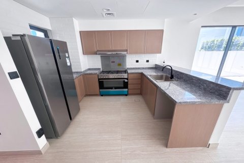 Casa urbana para arrendamento em Damac Lagoons, Dubai, EAU 5 quartos, 220 m2 № 715178 - foto 1