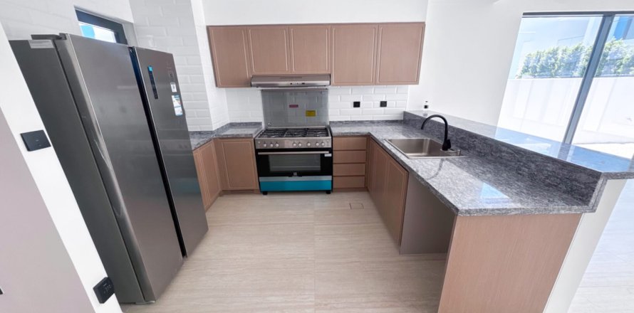 Casa urbana em Damac Lagoons, Dubai, EAU 5 quartos, 220 m2 № 715178