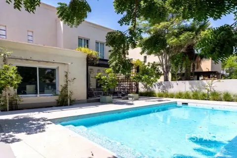 Huvila Meadows, Dubai, Arabiemiraatit 4 makuuhuonetta, 311 m2 № 649975 - kuva 1