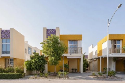 Villa in Dubai, VAE: 6 Schlafzimmer, 354.66 m2 Nr. 727014
