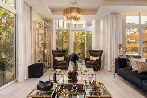 Vila di Dubai, UEA 6 kamar tidur, 354.66 m2 nomor 727014 - foto 3