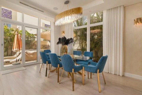 Vila di Dubai, UEA 6 kamar tidur, 354.66 m2 nomor 727014 - foto 5