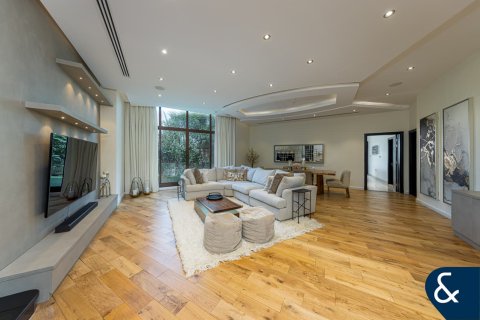 Vila di Jumeirah Golf Estates, Dubai, UAE 7 bilik tidur, 881 meter persegi № 685171 - foto 5