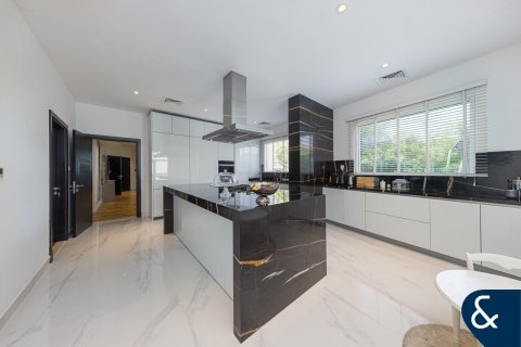 Vila di Jumeirah Golf Estates, Dubai, UAE 7 bilik tidur, 881 meter persegi № 685171 - foto 10