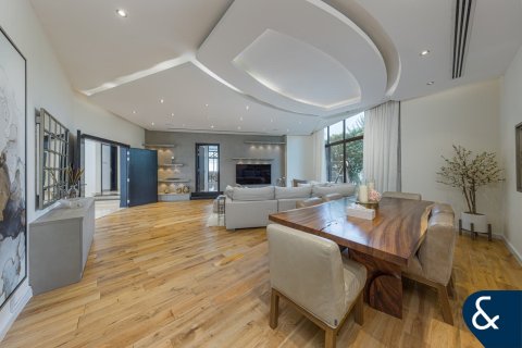 Vila di Jumeirah Golf Estates, Dubai, UAE 7 bilik tidur, 881 meter persegi № 685171 - foto 6