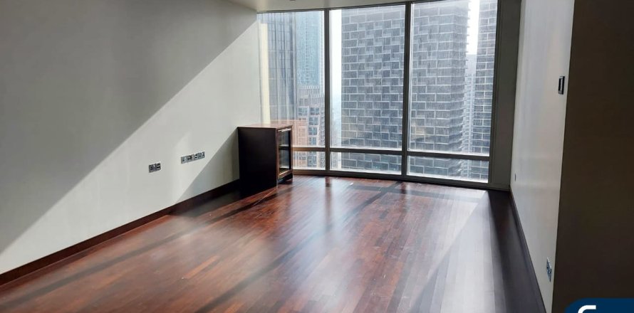 דירה ב Downtown Dubai (Downtown Burj Dubai), Dubai, איחוד האמירויות 1 חדר שינה, 102 מ"ר מספר 685175