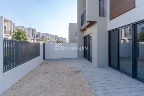Huvila Dubai Land, Dubai, Arabiemiraatit 4 makuuhuonetta, 383 m2 № 709316 - kuva 5