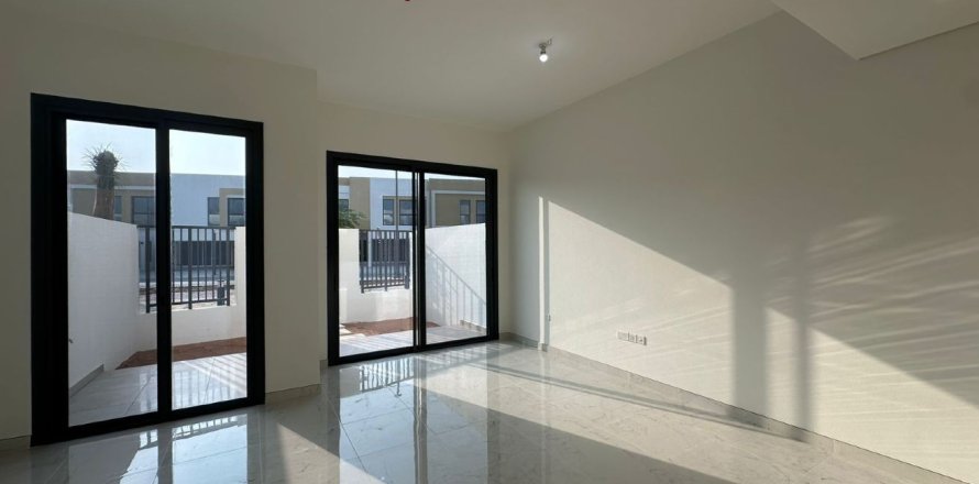 Villetta a schiera a Ras Al Khaimah, EAU 2 camere da letto, 181 mq. № 735097