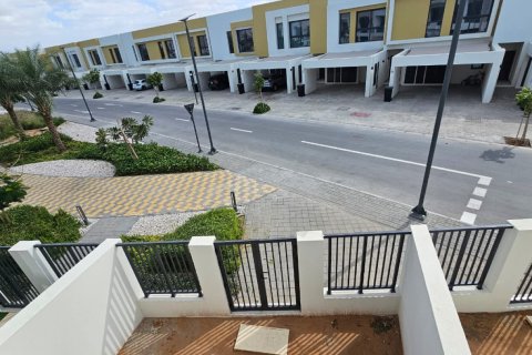 Villetta a schiera in vendita a Ras Al Khaimah, EAU 2 camere da letto, 181 mq. № 735097 - foto 3