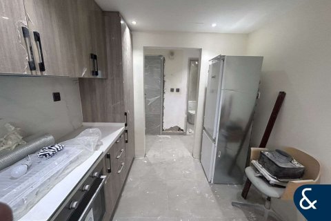 شقة للبيع في أبراج بحيرة جميرا، دبي، الإمارات العربية المتحدة 3 غرفة نوم ، 181 متر مربع ، رقم 688542 - صورة 6