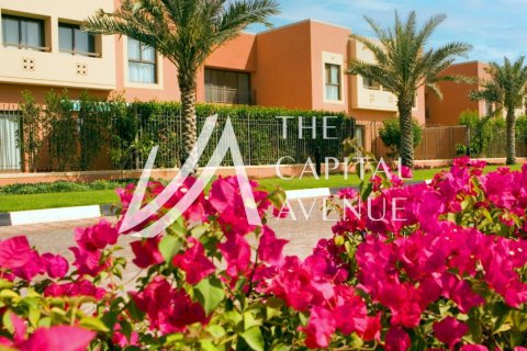 Villa para arrendamento em Abu Dhabi, EAU 4 quartos, 305.19 m2 № 737337 - foto 3