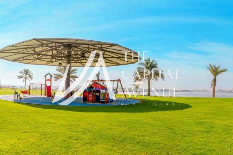 Villa para arrendamento em Abu Dhabi, EAU 4 quartos, 305.19 m2 № 737337 - foto 9