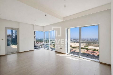 Business Bay, Dubai, UAE의 임대용 아파트 침실 3개, 176.52제곱미터 번호 745774 - 사진 3