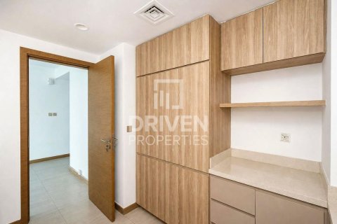 Business Bay, Dubai, UAE의 임대용 아파트 침실 3개, 176.52제곱미터 번호 745774 - 사진 17