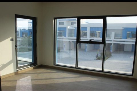 Rekkehus til leie i Dubai, Emiratene 4 soverom, 144 kvm Nr. 668830 - Foto 9