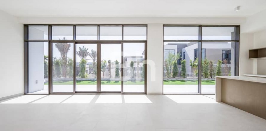 Villa a Al Furjan, Dubai, EAU 5 camere da letto, 614 mq. № 643161