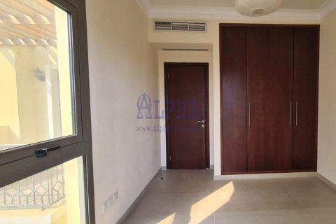 Townhouse sa Al Hamra Village, Ras Al Khaimah, UAE 3 silid-tulugan, 255 sq.m. № 699584 - larawan 14