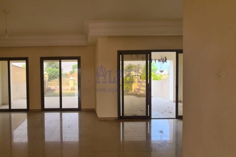 Townhouse sa Al Hamra Village, Ras Al Khaimah, UAE 3 silid-tulugan, 255 sq.m. № 699584 - larawan 2