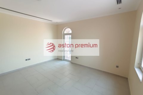Jumeirah Park, Dubai, संयुक्त अरब अमीरात में विला, 5 बेडरूम, 435.6 वर्ग मीटर, संख्या 639147 - फ़ोटो 3