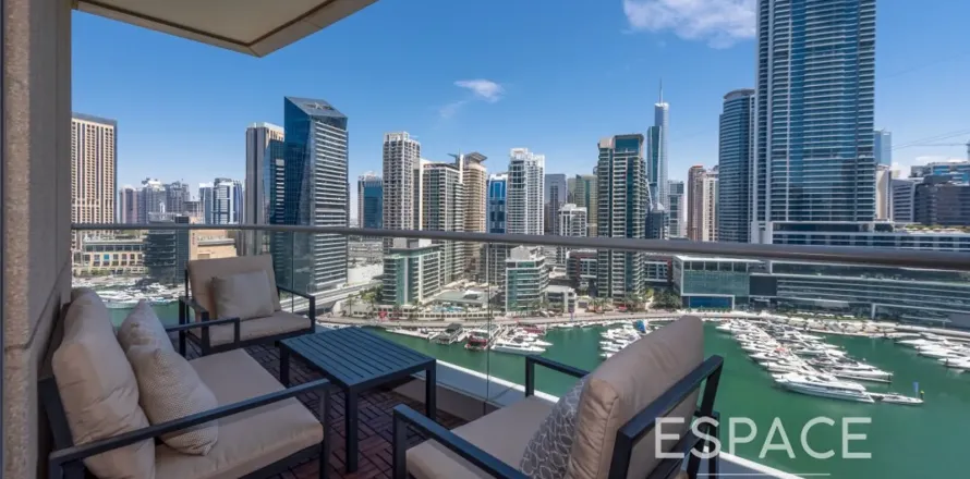 Apartment in Dubai Marina, UAE 3 bedrooms, 195 sq.m. № 738088