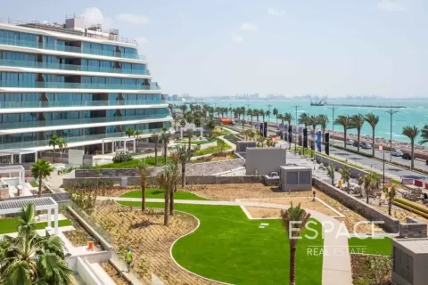 Dzīvoklis Palm Jumeirah, Dubaijā, AAE 4 istabas, 697 m2 Nr. 738085