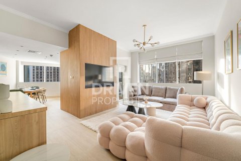 Apartment in Downtown Dubai (Downtown Burj Dubai), UAE 2 bedrooms, 140 sq.m. № 756452 - photo 1
