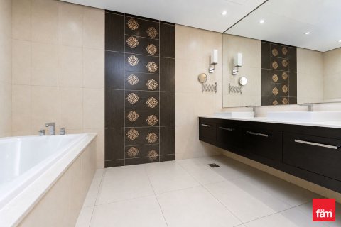 Villa en venta en Al Furjan, Dubai, EAU 6 dormitorios, 875 m2 № 721024 - foto 28