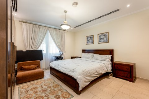 Üürile anda villa asukohaga Jumeirah Park, Dubai, AÜE: 5 magamistoaga, 674.21 m² Nr 749923 - pilt 10