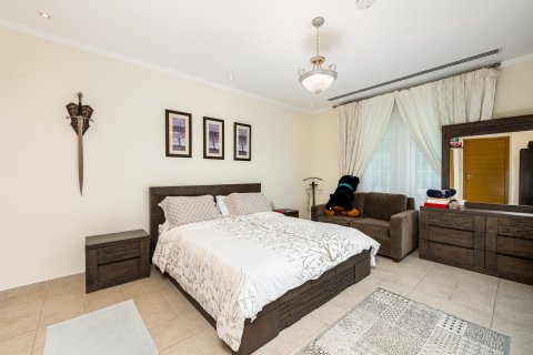 Üürile anda villa asukohaga Jumeirah Park, Dubai, AÜE: 5 magamistoaga, 674.21 m² Nr 749923 - pilt 17