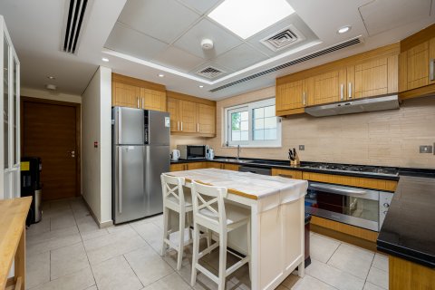 Üürile anda villa asukohaga Jumeirah Park, Dubai, AÜE: 5 magamistoaga, 674.21 m² Nr 749923 - pilt 9