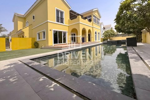 Vila u gradu The Villa, Dubai, UAE 6 spavaće sobe, 945 m2 Br. 682992 - Slika 1