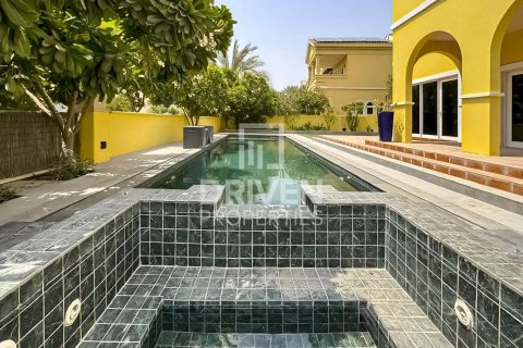 Vila u gradu The Villa, Dubai, UAE 6 spavaće sobe, 945 m2 Br. 682992 - Slika 17