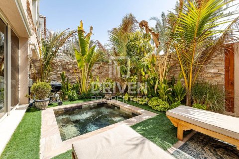 Radhus i Jumeirah Golf Estates, Dubai, UAE 2 sovrum, 134.43 kvm Nr. 743549