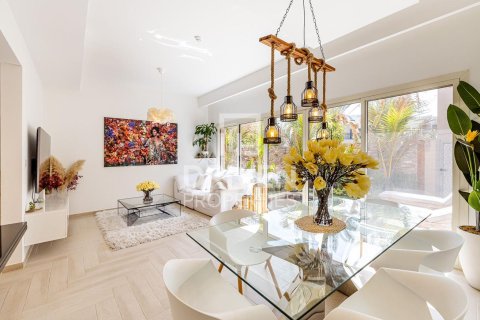 Radhus till försäljning i Jumeirah Golf Estates, Dubai, UAE 2 sovrum, 134.43 kvm Nr. 743549 - fotografi 3