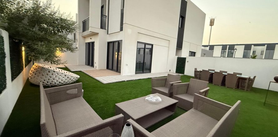 Shtëpi në qytet në Dubai, Emiratet e Bashkuara Arabe 4 dhoma gjumi, 313.8 m2. № 645047