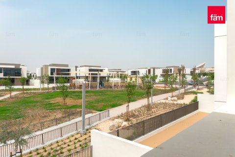 Villa in Al Furjan, Dubai, UAE 5 bedrooms, 570 sq.m. № 633775 - photo 1