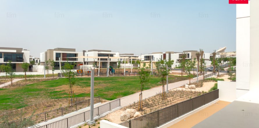 Villa in Al Furjan, Dubai, UAE 5 bedrooms, 570 sq.m. № 633775