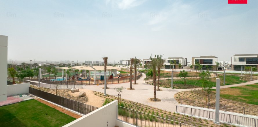 Huvila Al Furjan, Dubai, Arabiemiraatit 5 makuuhuonetta, 570 m2 № 633775