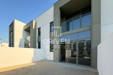 Adosado en venta en Arabian Ranches 3, Dubai, EAU 3 dormitorios, 193 m2 № 653773 - foto 11