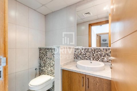 Vila u Jumeirah Park, Dubai, UAE 4 spavaćih soba, 471 m2 Br. 683168 - fotografija 25