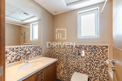 Vila u Jumeirah Park, Dubai, UAE 4 spavaćih soba, 471 m2 Br. 683168 - fotografija 24