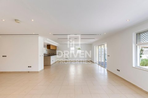 Vila u Jumeirah Park, Dubai, UAE 4 spavaćih soba, 471 m2 Br. 683168 - fotografija 6