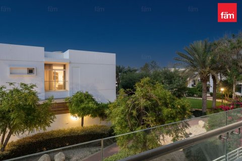 Townhouse de închiriat în Dubai, EAU 3 dormitoare, 333.1 mp.  №695114 - poză 6