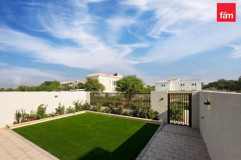 Rijtjeshuis te koop in Dubai, VAE 3 slaapkamers, 166.2 vr.m., nr 635839 - foto 1