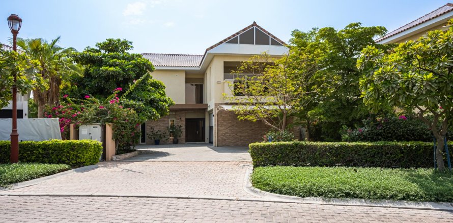Villa asukohaga Jumeirah Golf Estates, Dubai, AÜE: 5 magamistoaga, 749.27 m² Nr 764194